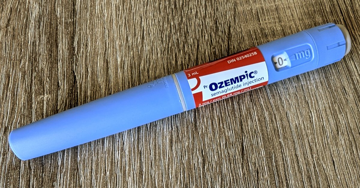 Caneta injetora de Ozempic (semaglutida), medicamento estudado por possível efeito no envelhecimento